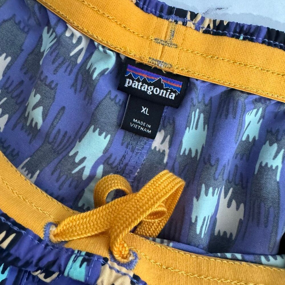 Patagonia Women's Baggies 5" Inseam XL - Picture 4 of 6